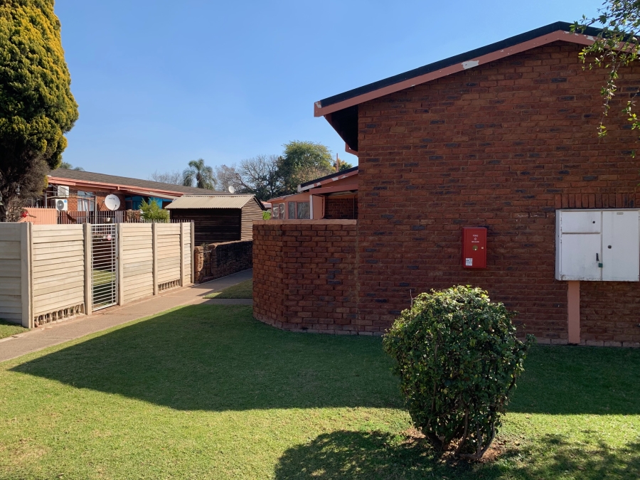 2 Bedroom Property for Sale in Hermanstad Gauteng