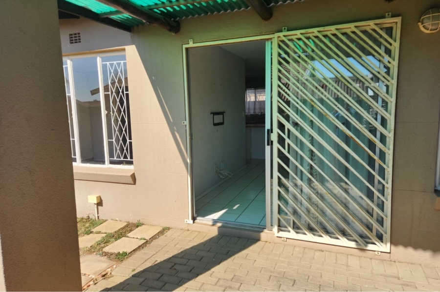 2 Bedroom Property for Sale in Eden Glen Gauteng