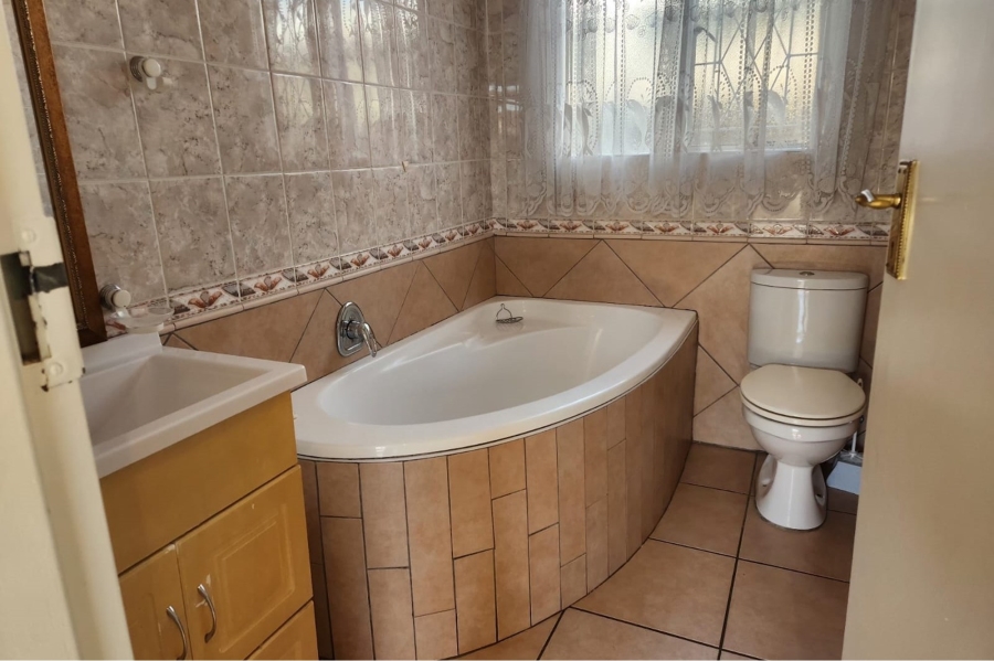 2 Bedroom Property for Sale in Eden Glen Gauteng
