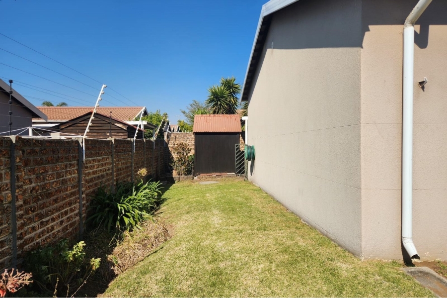 2 Bedroom Property for Sale in Eden Glen Gauteng