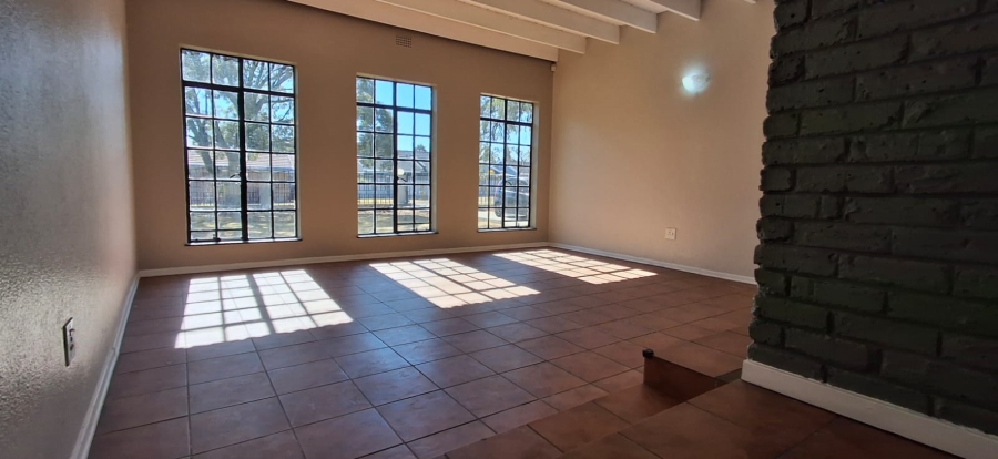 5 Bedroom Property for Sale in Freeway Park Gauteng
