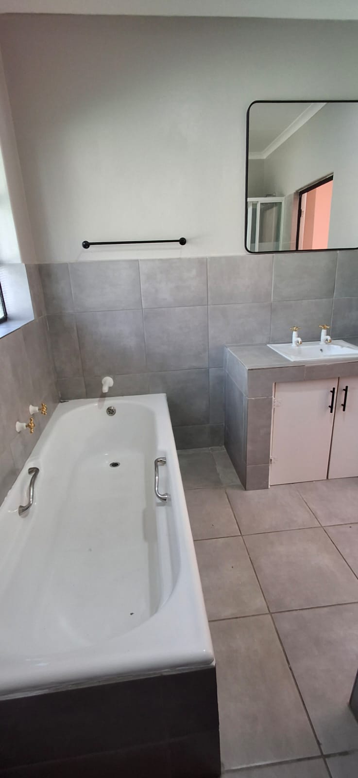 5 Bedroom Property for Sale in Freeway Park Gauteng