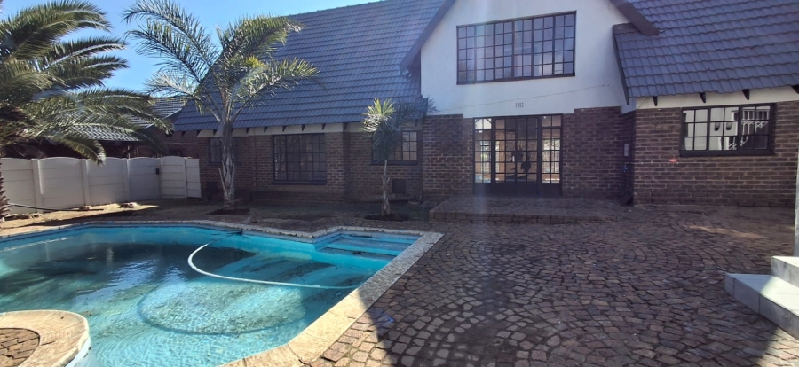 5 Bedroom Property for Sale in Freeway Park Gauteng