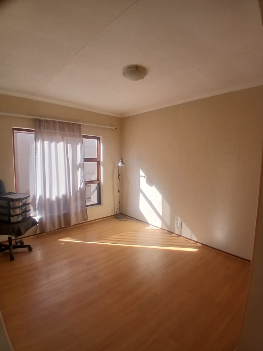 To Let 3 Bedroom Property for Rent in Noordheuwel Gauteng