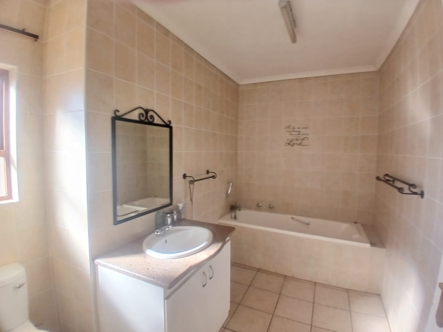 To Let 3 Bedroom Property for Rent in Noordheuwel Gauteng