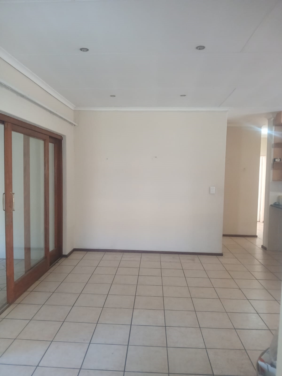 To Let 3 Bedroom Property for Rent in Noordheuwel Gauteng