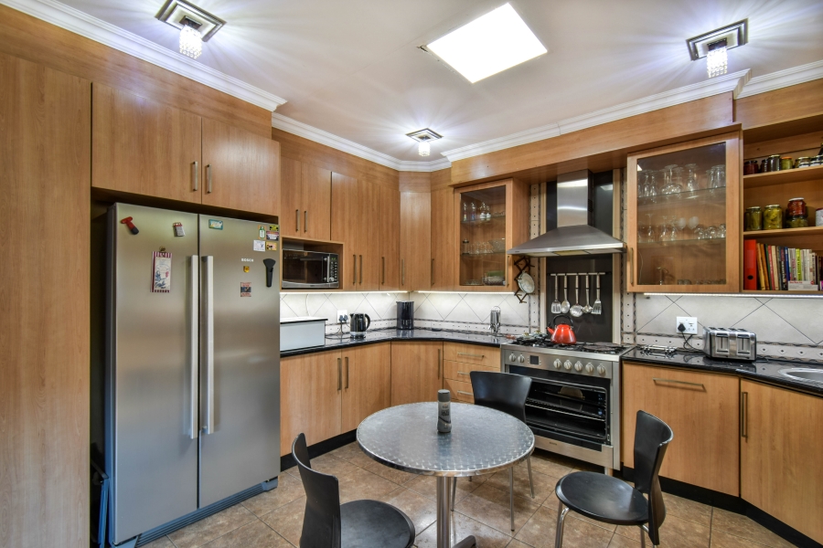 4 Bedroom Property for Sale in Garsfontein Gauteng