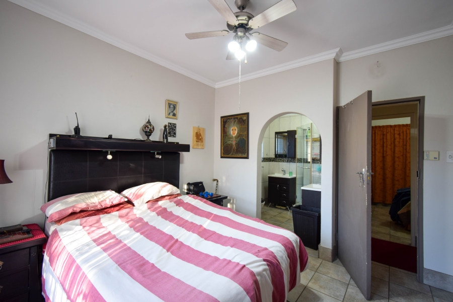 4 Bedroom Property for Sale in Garsfontein Gauteng