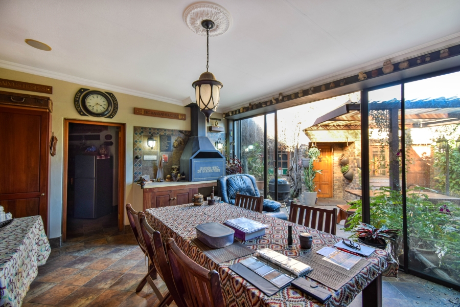 4 Bedroom Property for Sale in Garsfontein Gauteng