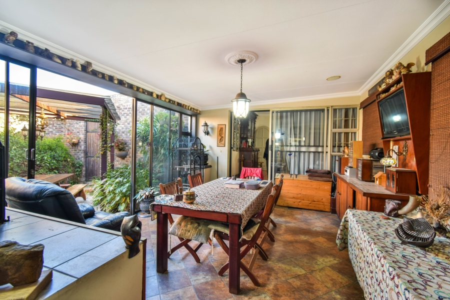 4 Bedroom Property for Sale in Garsfontein Gauteng