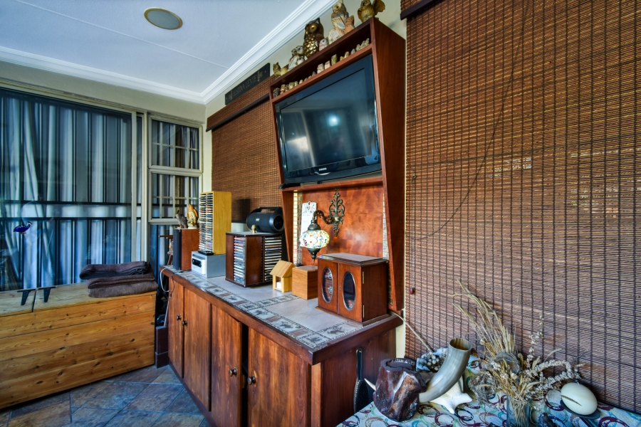 4 Bedroom Property for Sale in Garsfontein Gauteng