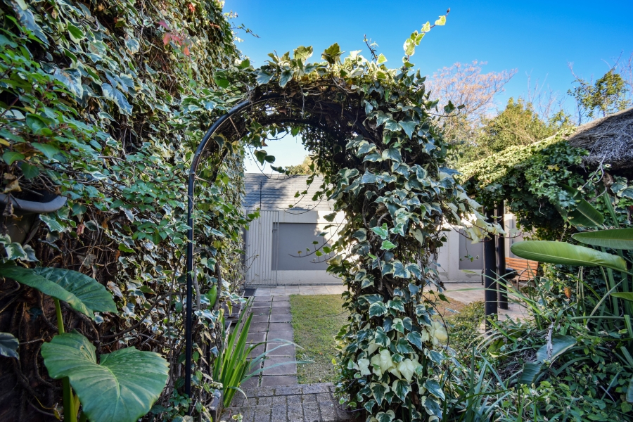 4 Bedroom Property for Sale in Garsfontein Gauteng