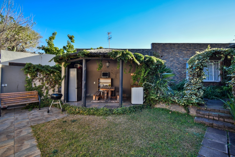 4 Bedroom Property for Sale in Garsfontein Gauteng