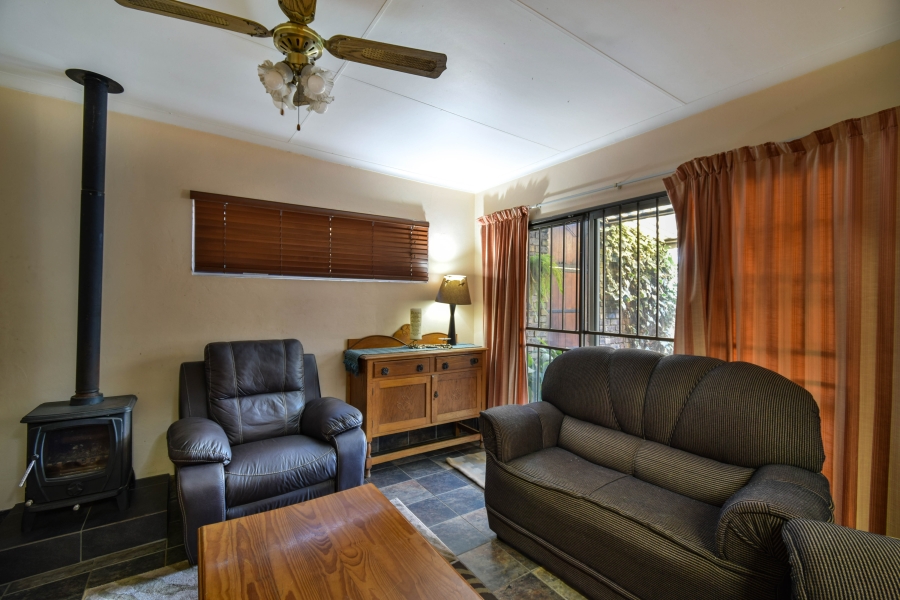 4 Bedroom Property for Sale in Garsfontein Gauteng