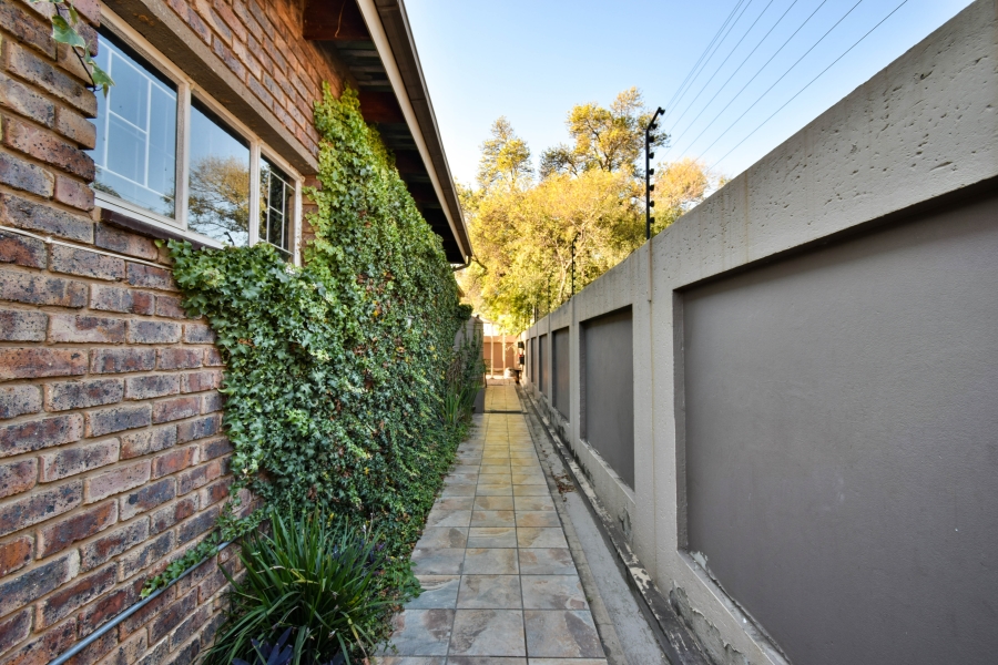 4 Bedroom Property for Sale in Garsfontein Gauteng