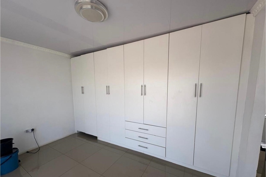 5 Bedroom Property for Sale in Zondi Gauteng