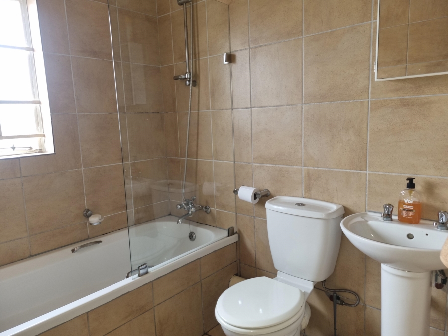 1 Bedroom Property for Sale in Newmark Estate Gauteng