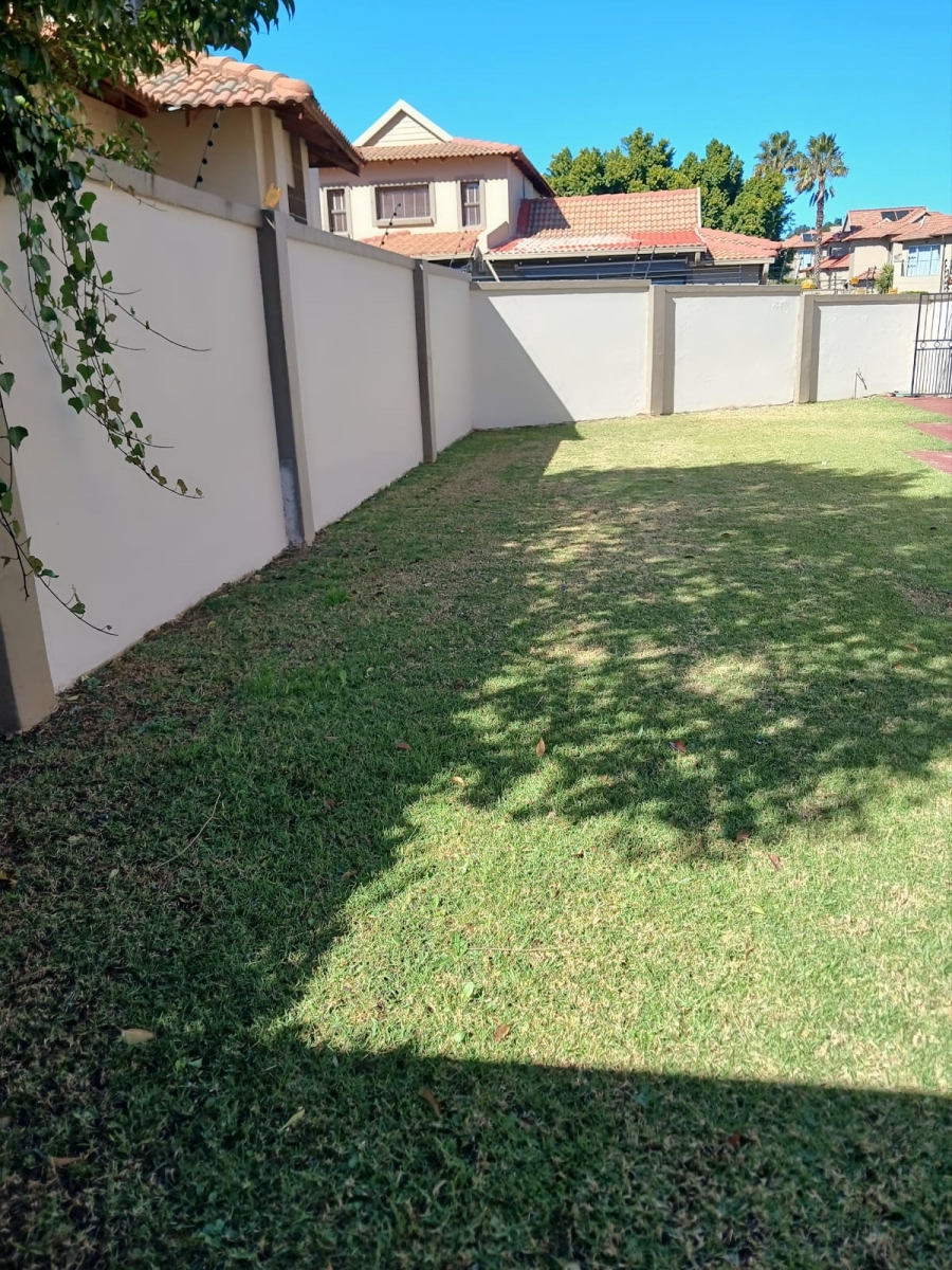 To Let 3 Bedroom Property for Rent in Strubensvallei Gauteng