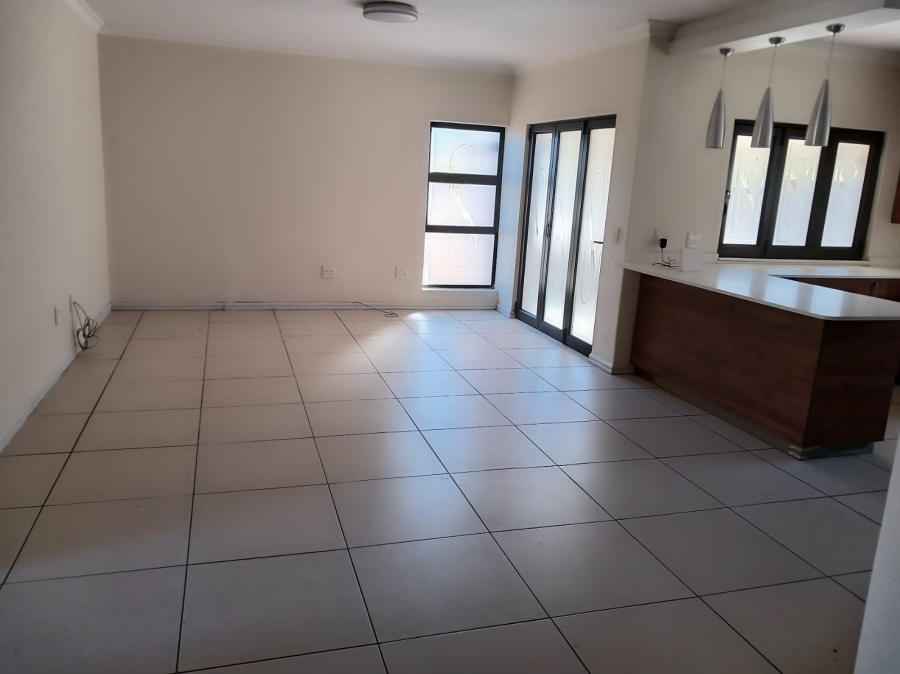 To Let 3 Bedroom Property for Rent in Strubensvallei Gauteng
