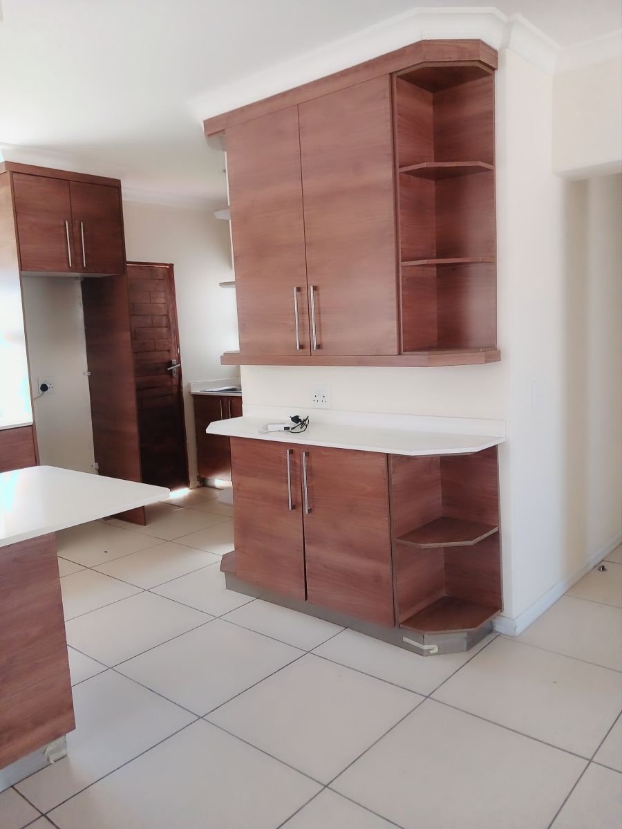 To Let 3 Bedroom Property for Rent in Strubensvallei Gauteng