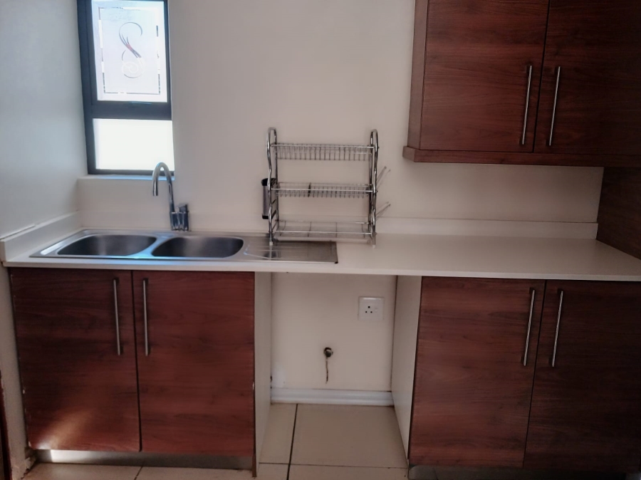 To Let 3 Bedroom Property for Rent in Strubensvallei Gauteng
