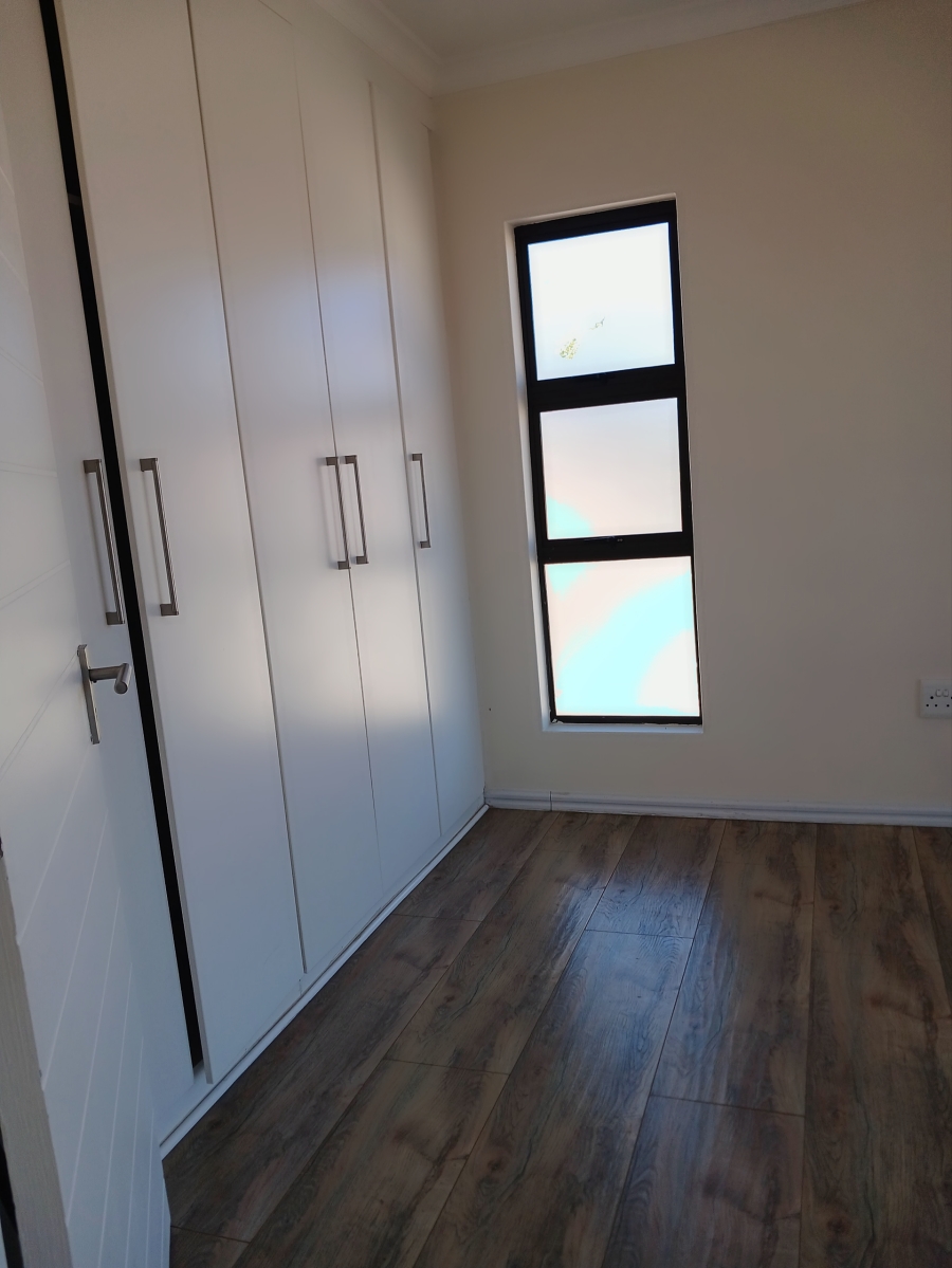 To Let 3 Bedroom Property for Rent in Strubensvallei Gauteng