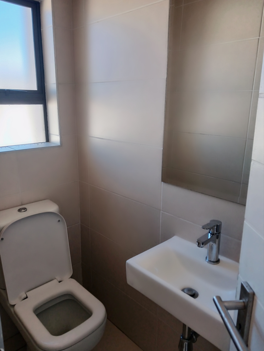 To Let 3 Bedroom Property for Rent in Strubensvallei Gauteng