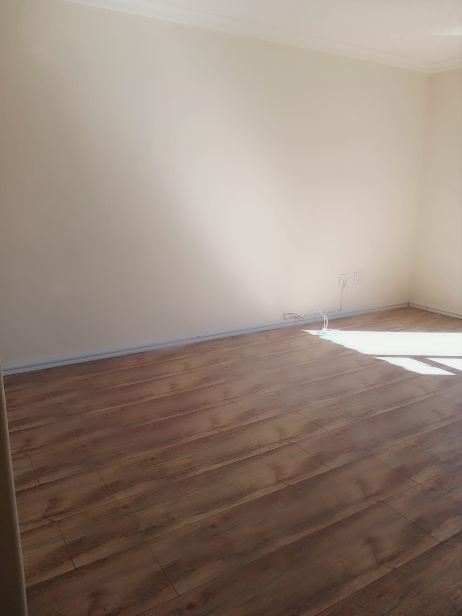 To Let 3 Bedroom Property for Rent in Strubensvallei Gauteng