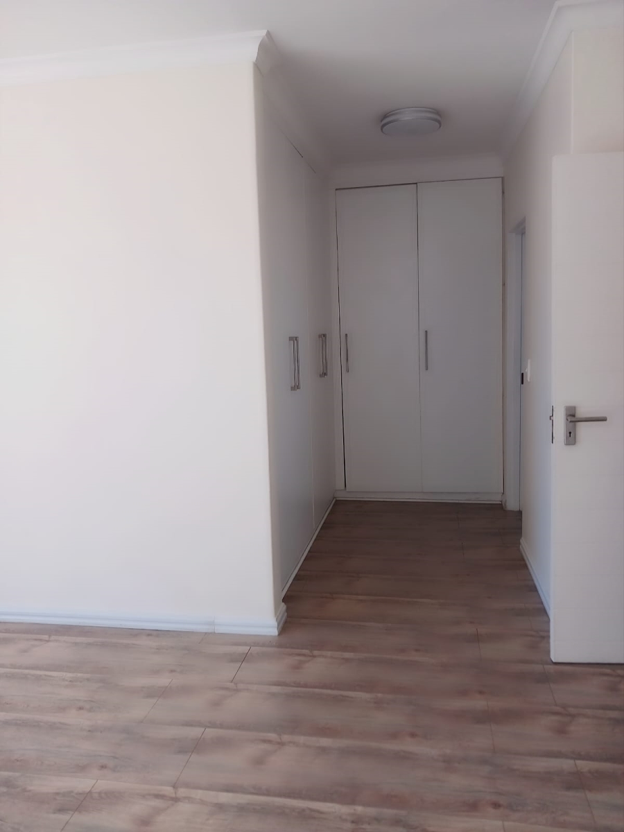To Let 3 Bedroom Property for Rent in Strubensvallei Gauteng
