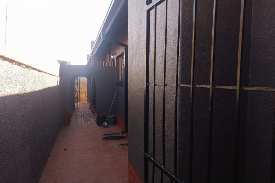 3 Bedroom Property for Sale in Protea North Gauteng