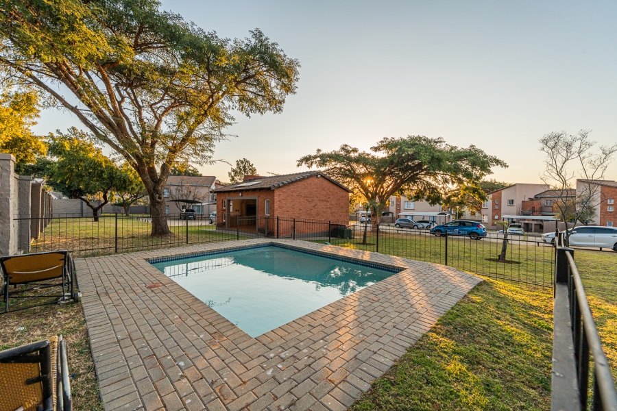 1 Bedroom Property for Sale in Willowbrook Gauteng