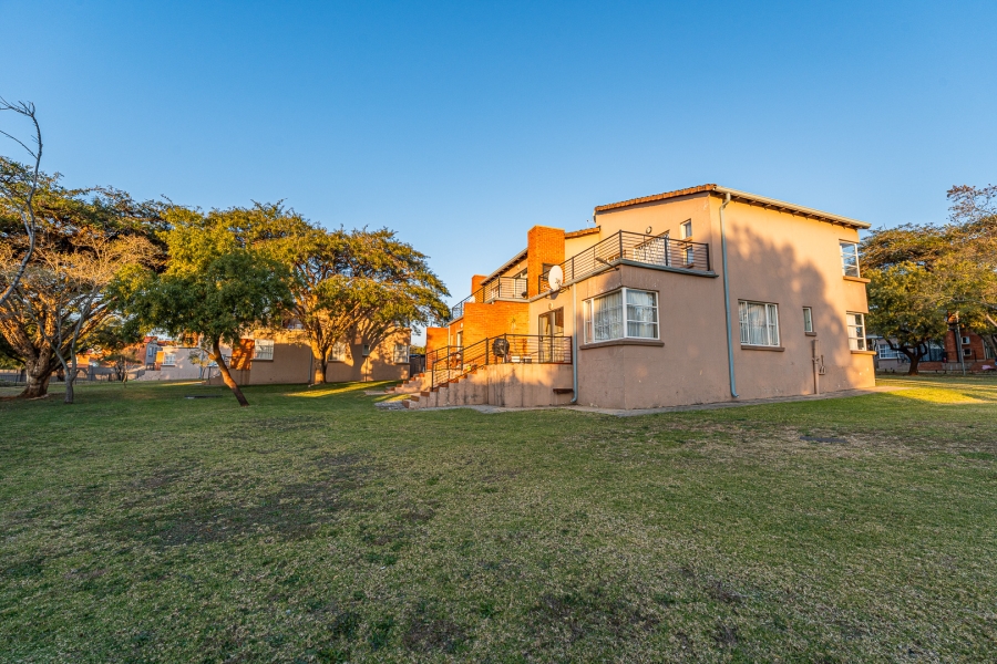 1 Bedroom Property for Sale in Willowbrook Gauteng