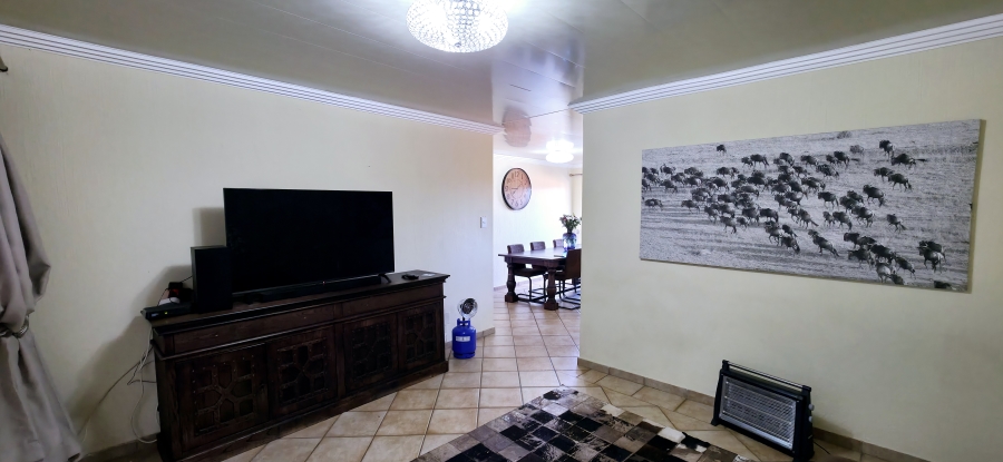 4 Bedroom Property for Sale in Faerie Glen Gauteng