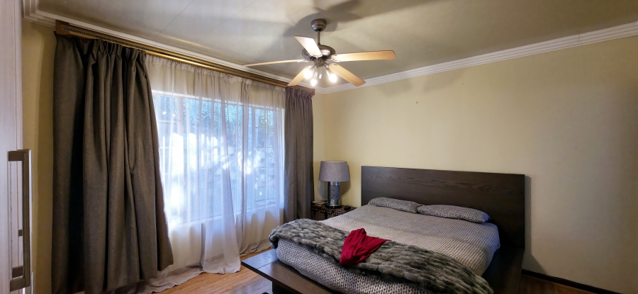 4 Bedroom Property for Sale in Faerie Glen Gauteng