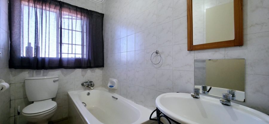 4 Bedroom Property for Sale in Faerie Glen Gauteng