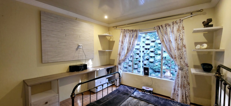 4 Bedroom Property for Sale in Faerie Glen Gauteng
