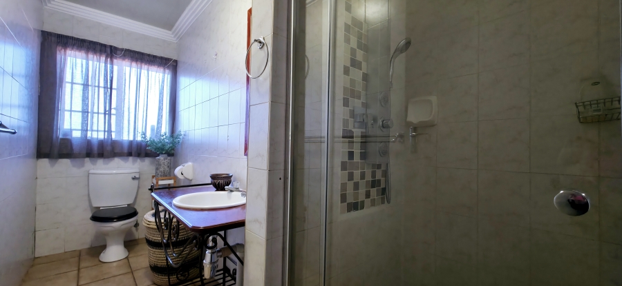 4 Bedroom Property for Sale in Faerie Glen Gauteng