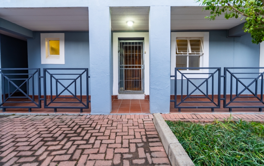 To Let 2 Bedroom Property for Rent in Weltevreden Park Gauteng
