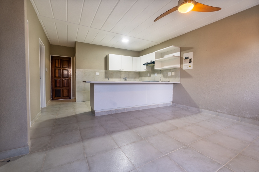 To Let 2 Bedroom Property for Rent in Weltevreden Park Gauteng
