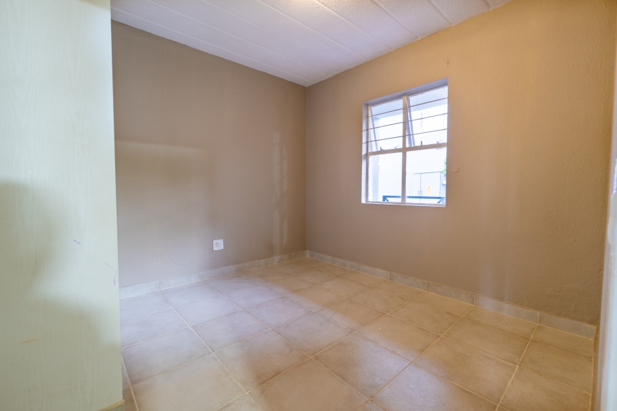 To Let 2 Bedroom Property for Rent in Weltevreden Park Gauteng