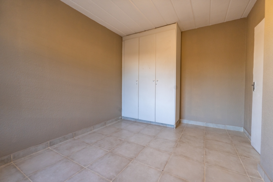 To Let 2 Bedroom Property for Rent in Weltevreden Park Gauteng
