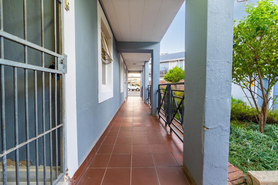 To Let 2 Bedroom Property for Rent in Weltevreden Park Gauteng