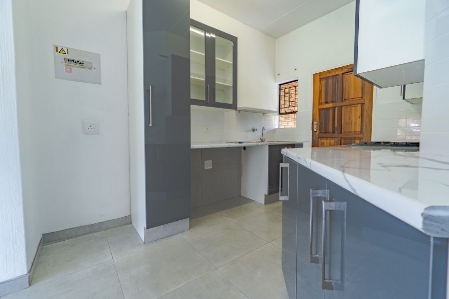 To Let 2 Bedroom Property for Rent in Allens Nek Gauteng