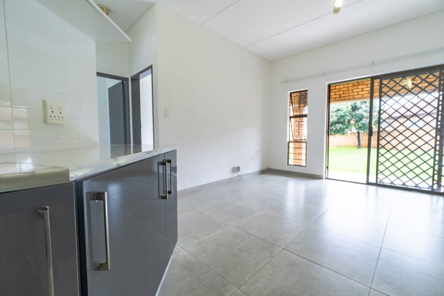 To Let 2 Bedroom Property for Rent in Allens Nek Gauteng