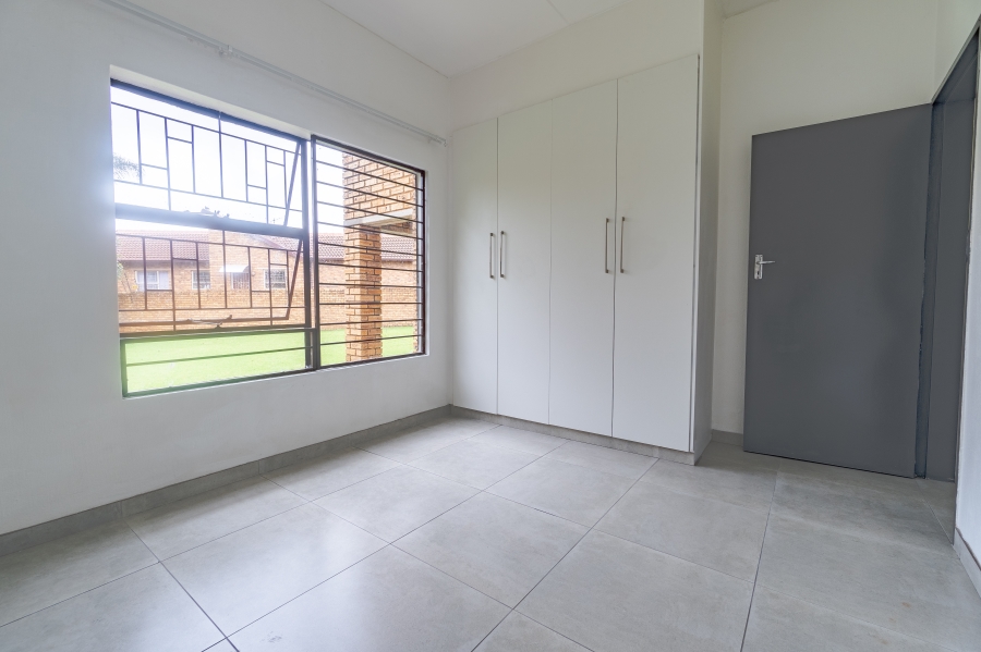 To Let 2 Bedroom Property for Rent in Allens Nek Gauteng