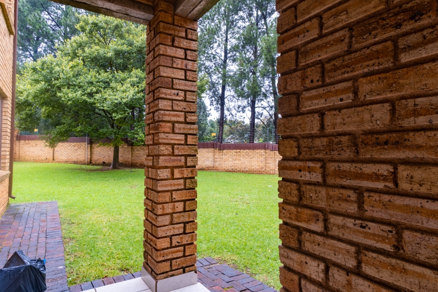 To Let 2 Bedroom Property for Rent in Allens Nek Gauteng