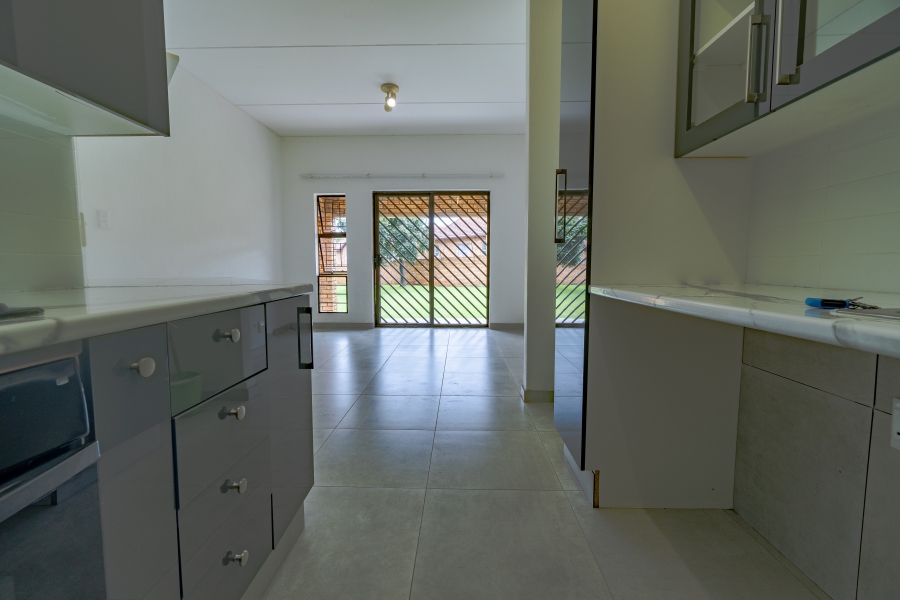 To Let 2 Bedroom Property for Rent in Allens Nek Gauteng
