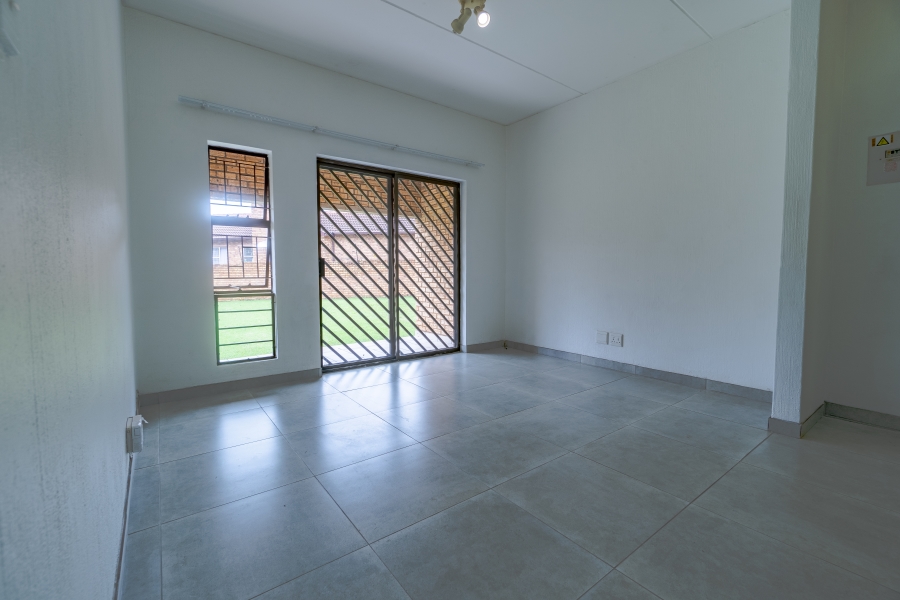 To Let 2 Bedroom Property for Rent in Allens Nek Gauteng