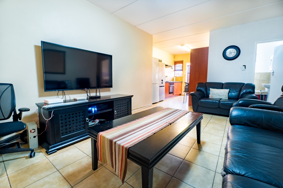 To Let 2 Bedroom Property for Rent in Florida Gauteng