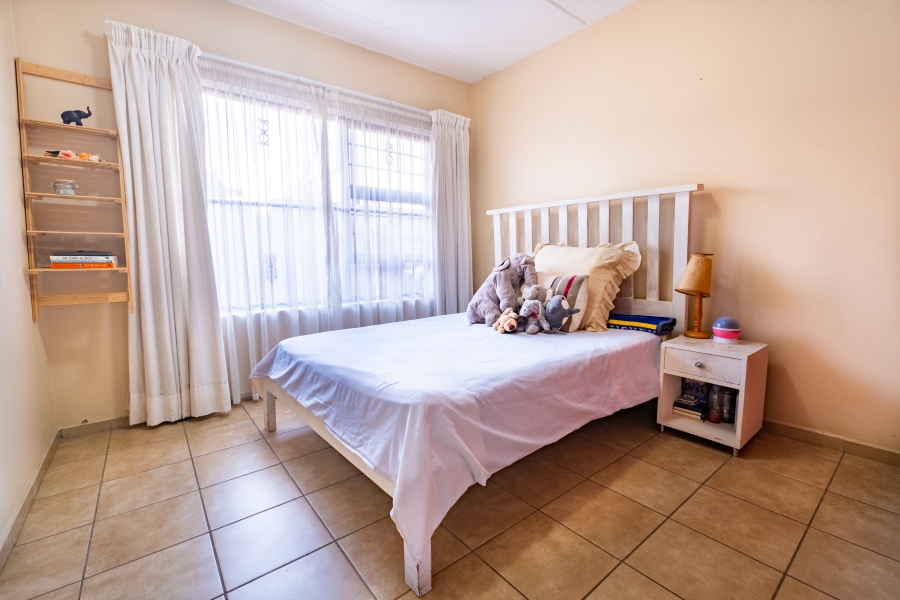To Let 2 Bedroom Property for Rent in Florida Gauteng